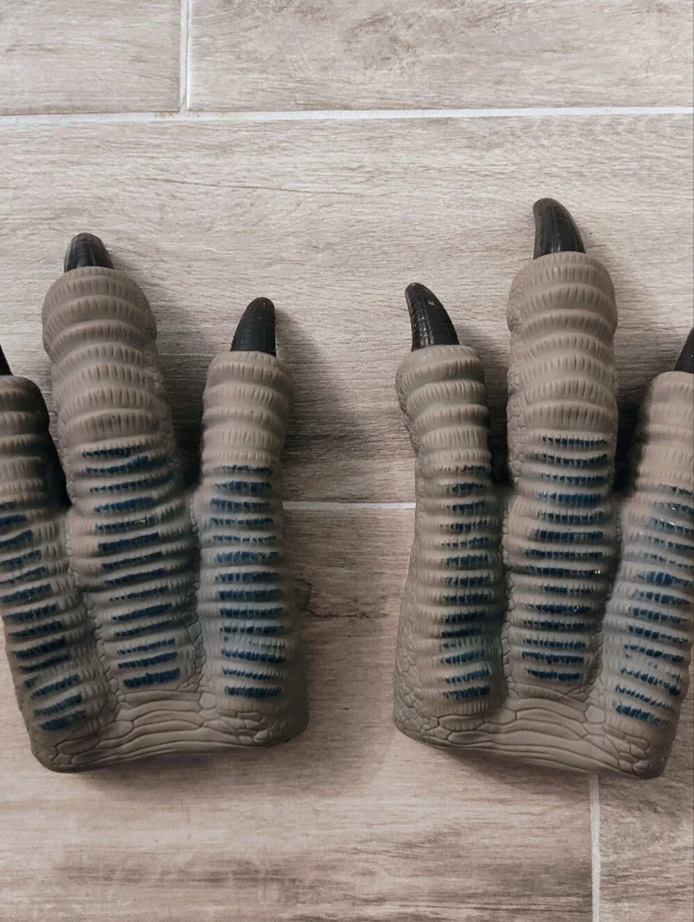 Jurassic World Claw Gloves - Grey with Blue Stripes